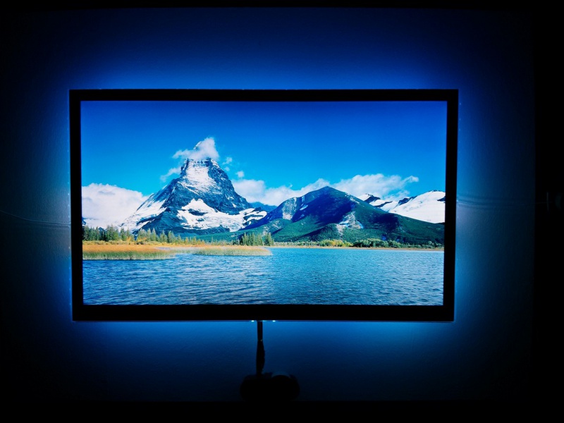 Файл:Ambilight 2.jpg